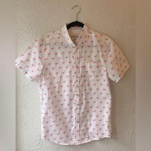 Men’s size S cotton poplin button-down collared shirt, white w pink flamingoes.